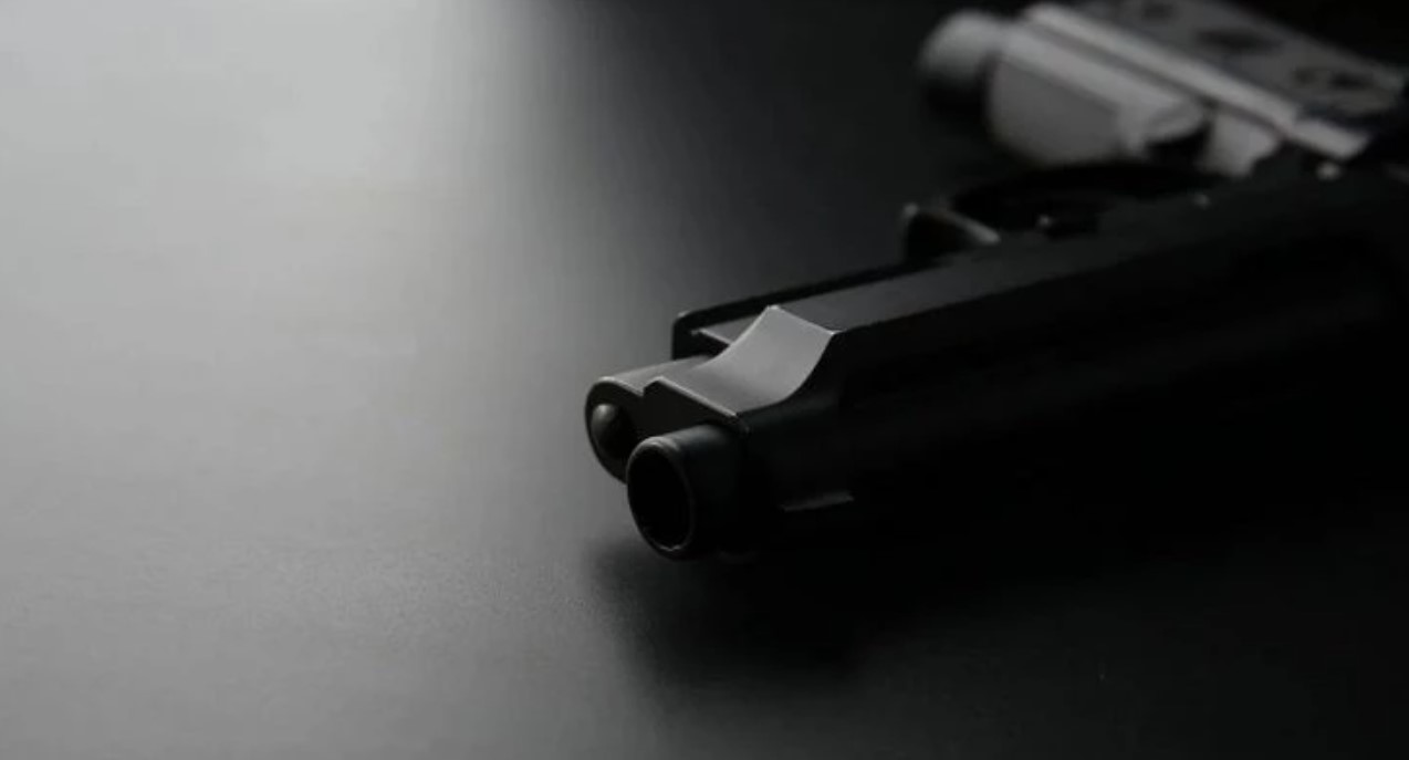 Група чоловіків влаштувала стрілянину у центрі Дніпра Група чоловіків влаштувала стрілянину у центрі Дніпра